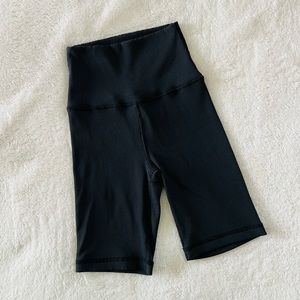 OFFLINE by Aerie Black Ribbed 4’ Bike Shorts - Size XS.